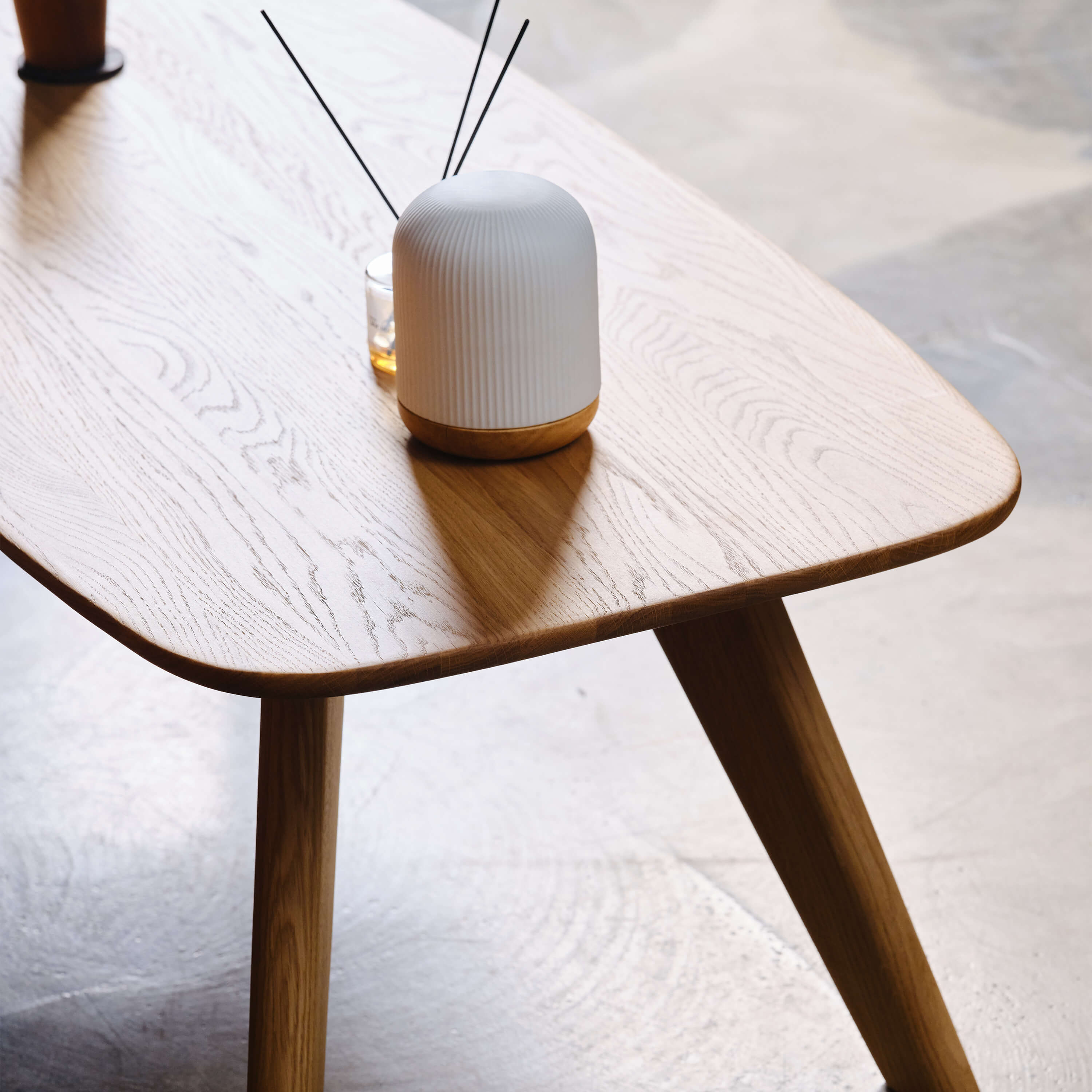 THE ARTEMIS - coffee table